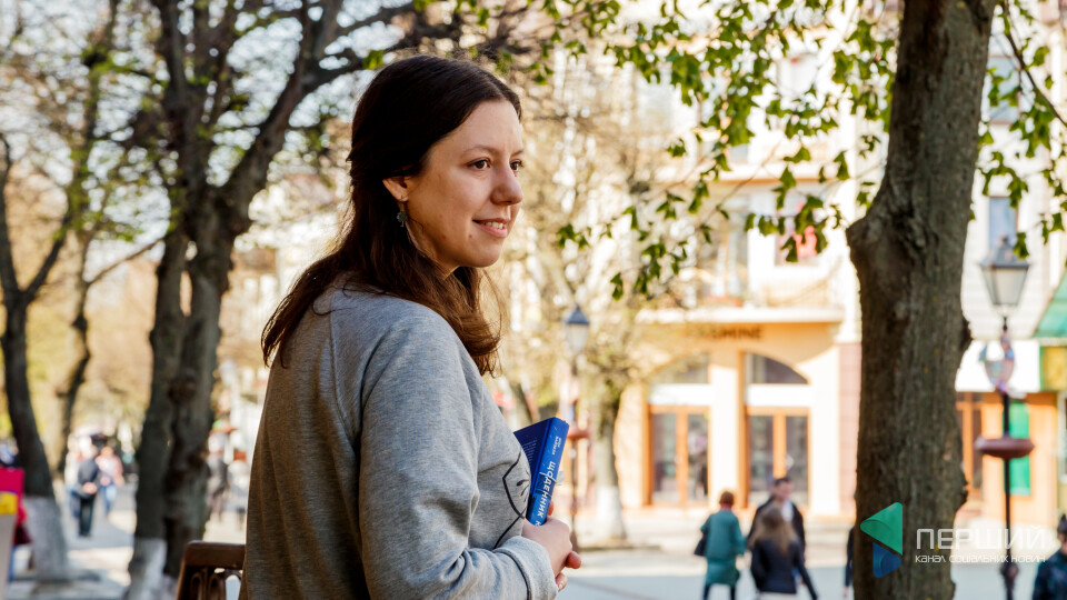 «Замок Любарта мені схожий на великого кота». Історія продавчині з луцької книгарні