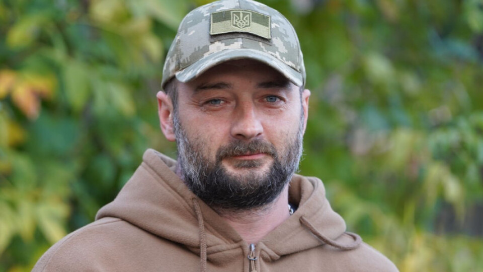 «Якось доводилося зашивати серце після осколкового поранення», – хірург 14 ОМБР Сергій Литвин
