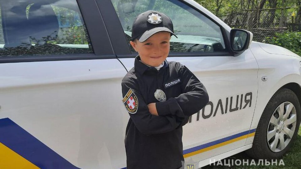 7-річного Матвія, який 15 годин блукав болотом, повернули до матері