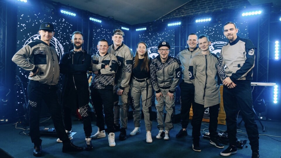 «Не будемо підтримувати новітню свастику»: луцький гурт «Флайза» змінив літери «zZz» у назві
