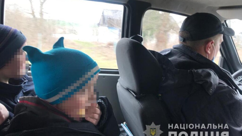 «Живе у неналежних умовах». Матір другокласника з Волині, якого шукали 15 годин, можуть покарати