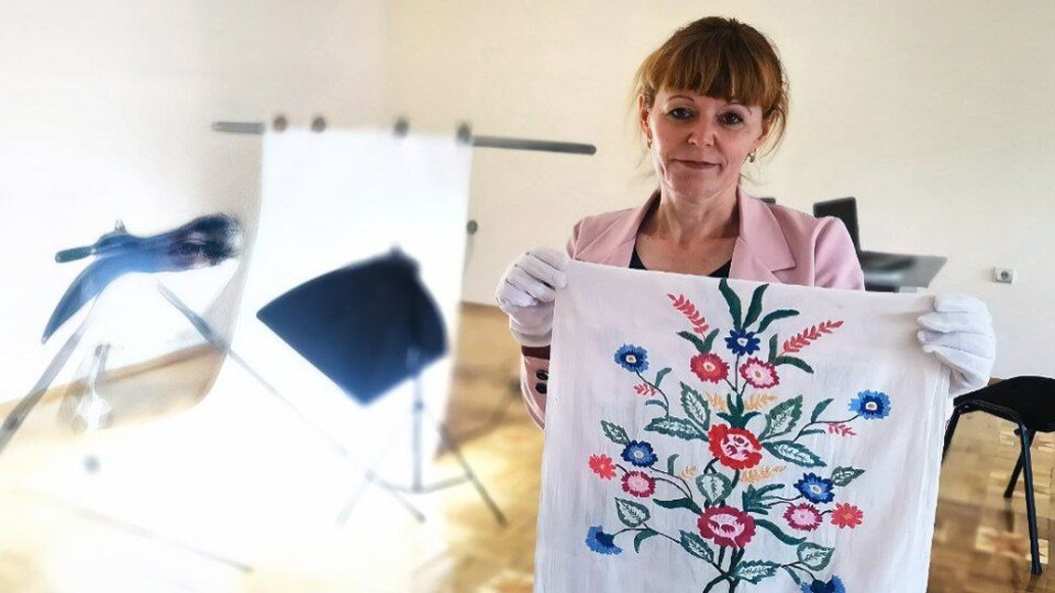 У луцькому музеї оцифровують вишиті рушники