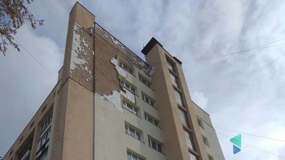 Фірма за свої гроші відновлюватиме фасад «Бім-Бома» в центрі Луцька. ФОТО