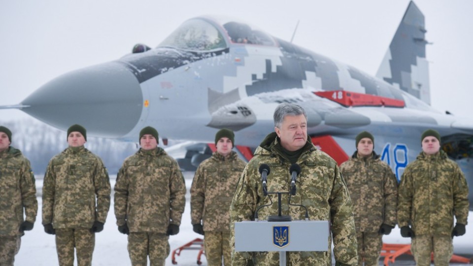 Президент передав ЗСУ відремонтовану техніку: два винищувачі полетять в Луцьк. ФОТО