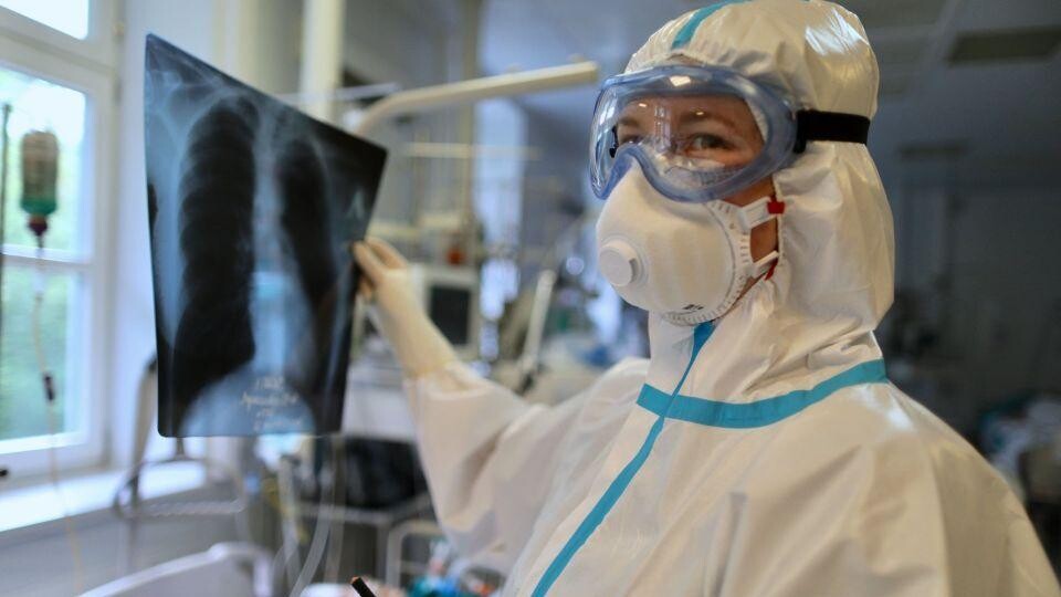 В Україні – більше 2,5 тисяч нових хворих на COVID-19. Одужало – 9 405