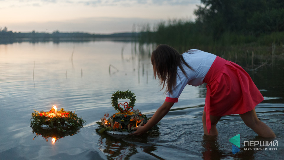 Русалки з вінками та багаття: як святкували Івана Купала у волинській Гущі. ФОТОРЕПОРТАЖ