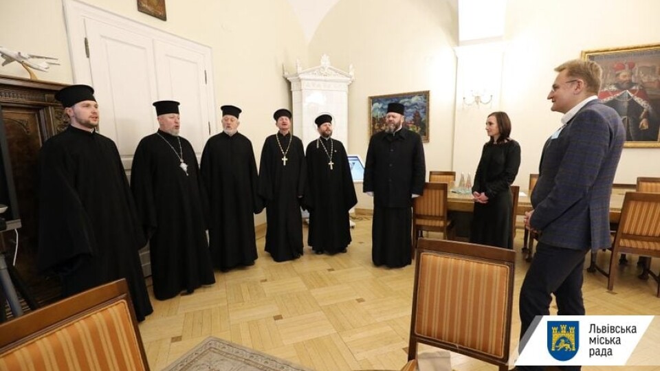 Митрополит Михаїл колядував у мера Львова