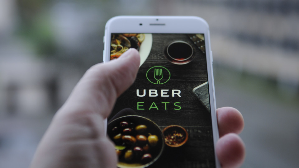 В Україні хочуть запустити сервіс доставки їжі  Uber Eats