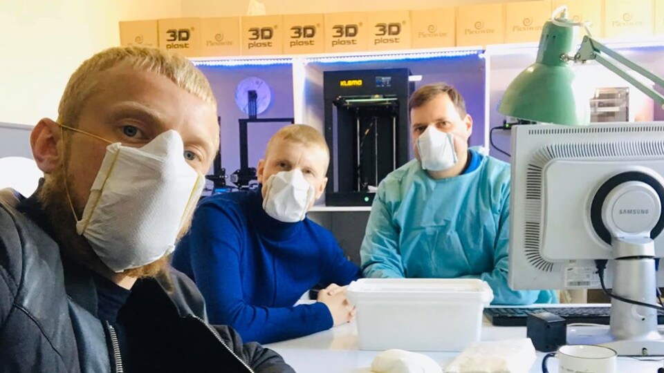 «Можемо друкувати клапани до апаратів ШВЛ на 3D-принтері». Як луцькі хлопці пропонують рятівні ідеї