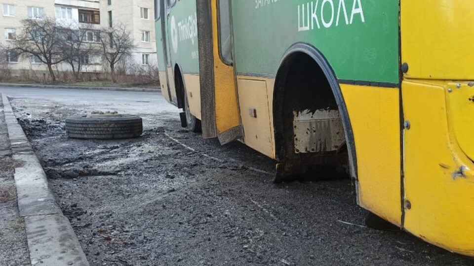 У Луцьку під час руху в маршрутки відлетіло колесо