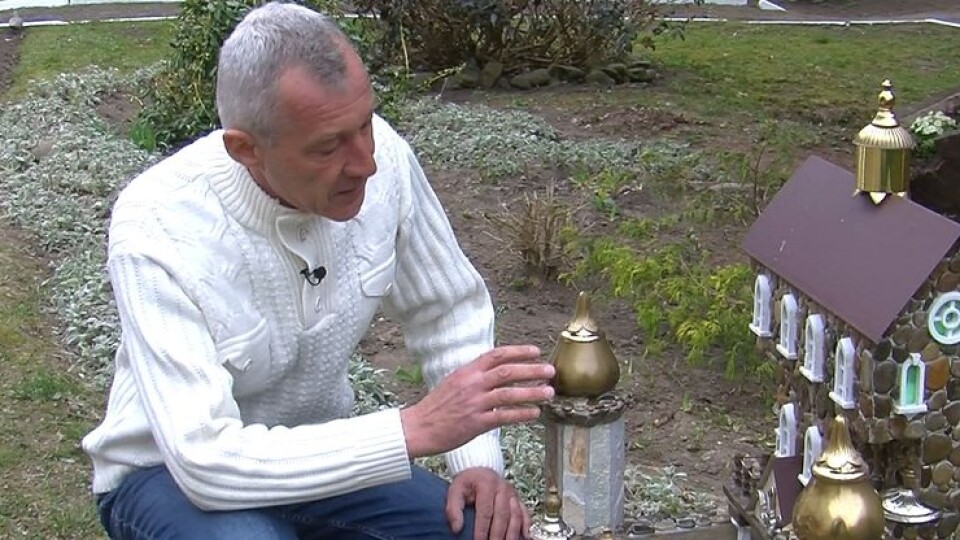 Волинянин створює мініатюри замків, фортець та церков. Виготовив вже понад 300 споруд