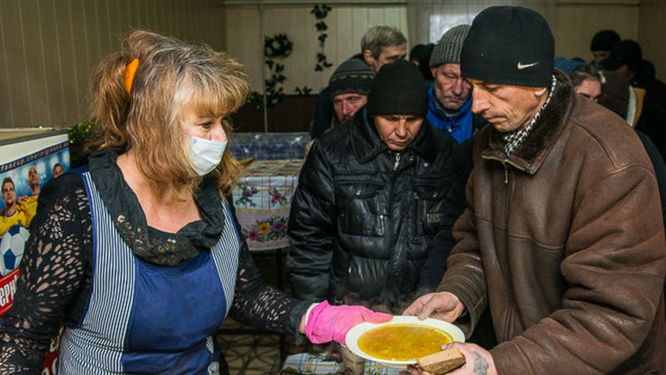 У Володимирі-Волинському  нужденних годуватимуть гарячими обідами