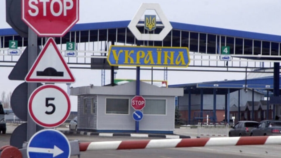 У ПП «Ягодин» - приблизно три з половиною тисячі автівок