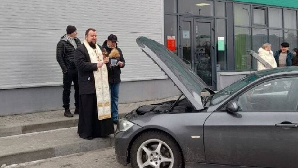 У сервісному центрі на Волині на Водохреще святили машини