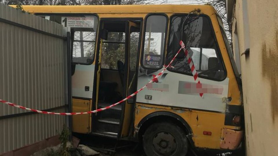 Водій маршрутки, який в'їхав у будинок в Луцьку, працював перший день