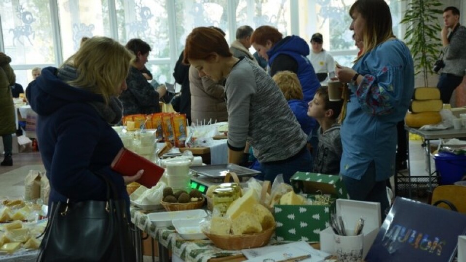 Равлики, сири, меди. У Луцьку виробники продавали власну продукцію на ярмарку