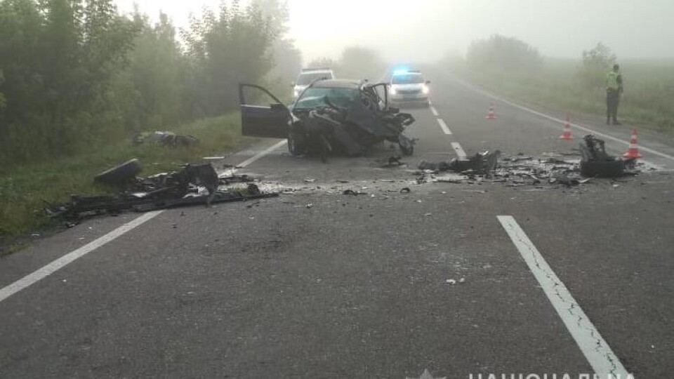 Водій виїхав на зустрічну смугу. Біля Луцька в аварії постраждали семеро людей
