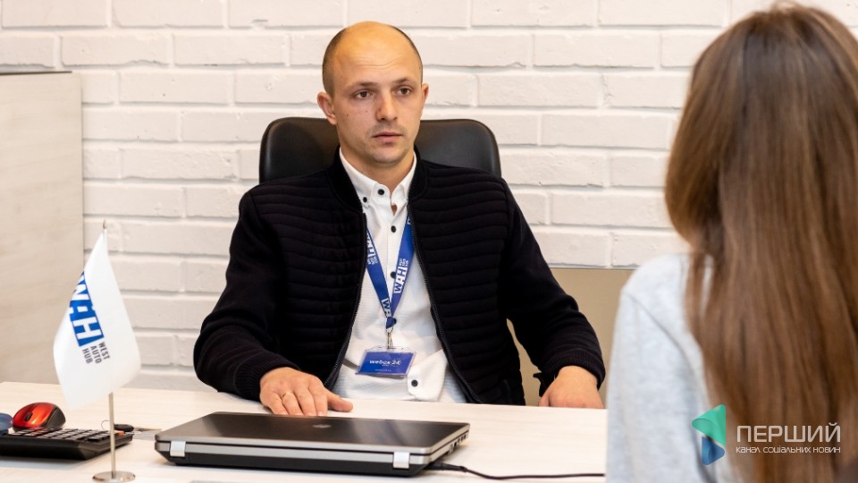 Спецтехніка з-за кордону: плюси, мінуси і допомога фахівця