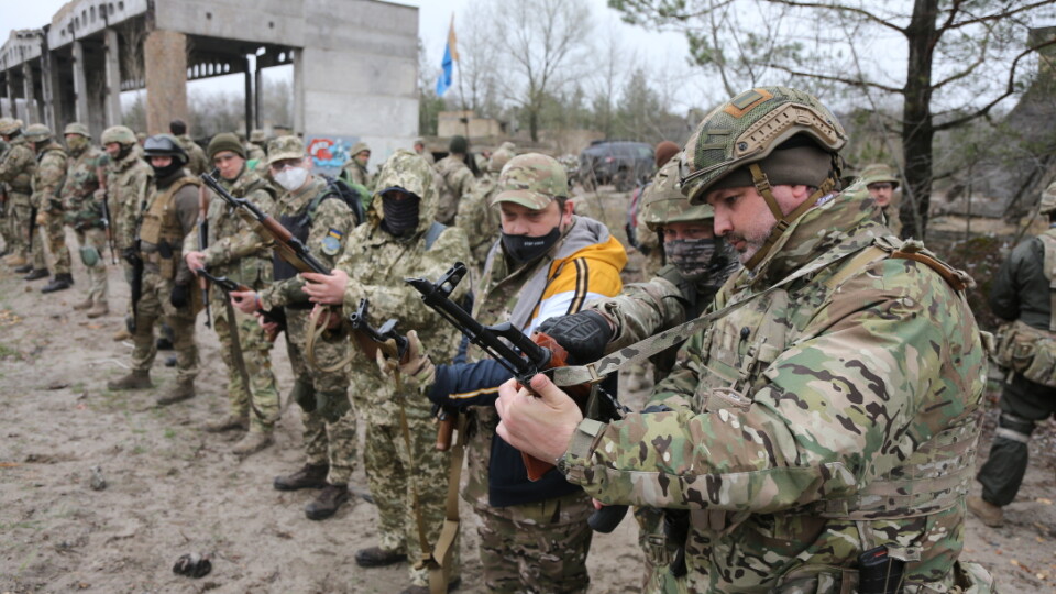 Чому на вулицях і блокпостах Луцька вручають повістки і що це означає