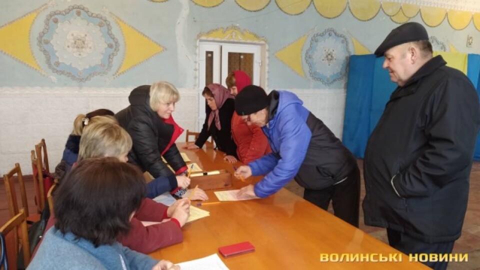 До 12-ї години проголосували 17%. Як проходять вибори у Сошичненській ОТГ
