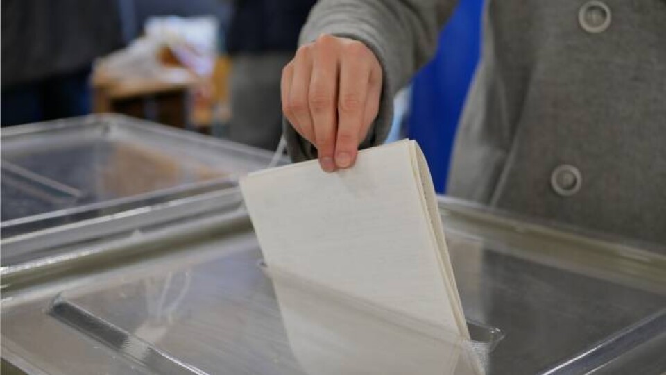 До Ради проходять 7 партій, ще дві на межі. Свіжі рейтинги