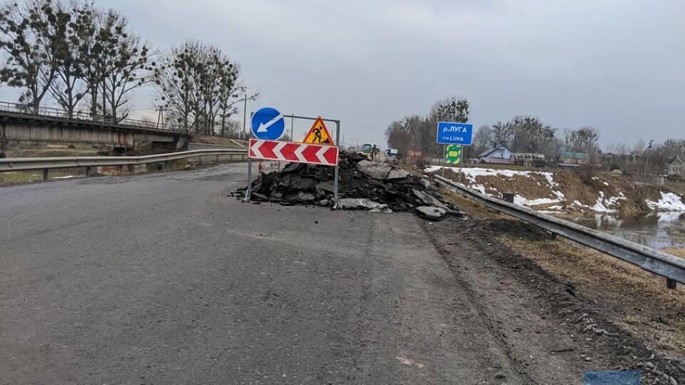 На Волині обвалився міст. Постраждали 5 працівників, які його ремонтували
