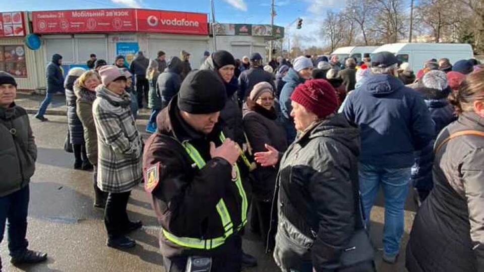 «Провокації і масові порушення». Муніципали розповіли, що відбувається біля Старого ринку