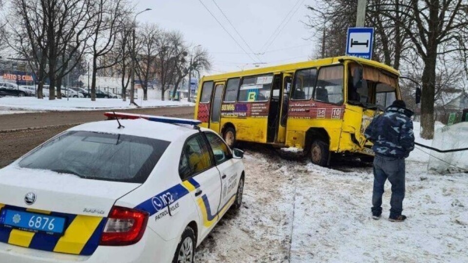 З луцьким перевізником, чия маршрутка влетіла у стовп, розірвуть договір