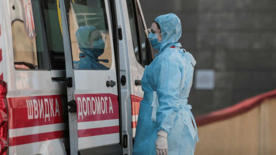 В Україні за добу виявили 325 випадків коронавірусу. Усього – 3102 хворих
