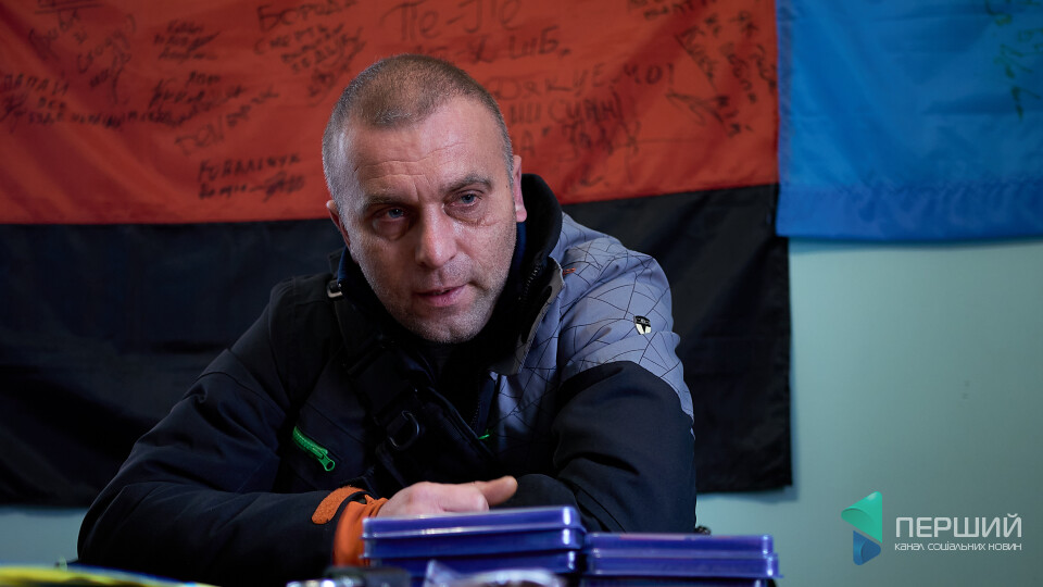 «Найважче видаляти номери загиблих воїнів», – волонтер Віталій Гладун