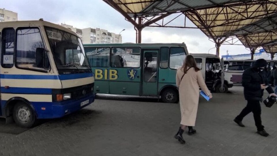 На пів сотні менше: у яких напрямках не курсують автобуси з Луцької автостанції
