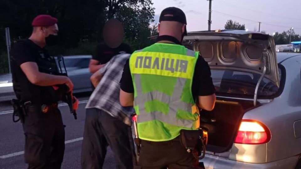 Після теракту у Луцьку поліція посилює контроль на вулицях