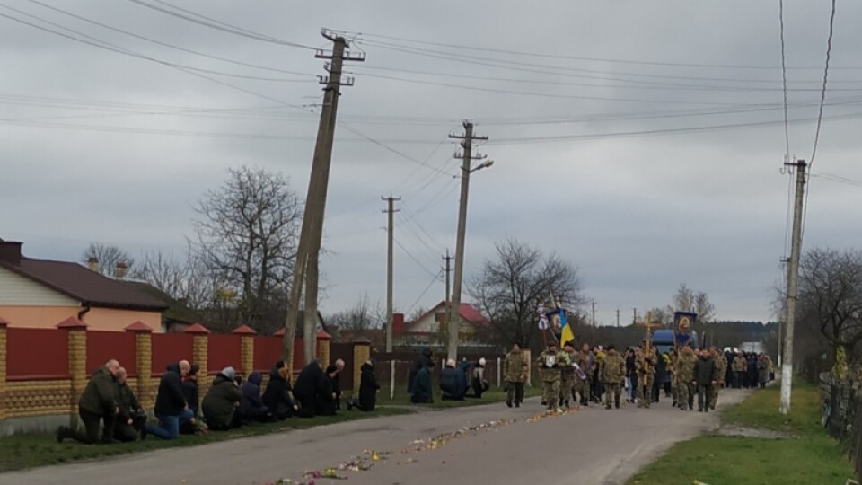 Війна забрала у сестричок брата, у бабусі – внука: на Волині провели в останню путь загиблого Героя