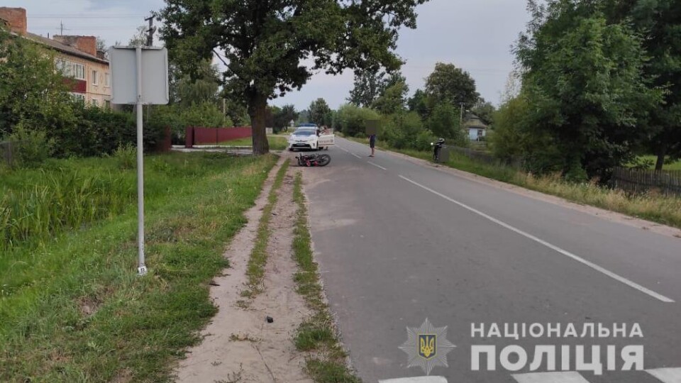 На Волині мотоцикліст збив 11-річну дівчинку, вона - у лікарні