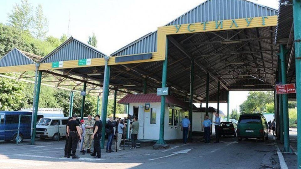 На волинських пунктах пропуску у черзі на в'їзд – більш як тисяча автівок