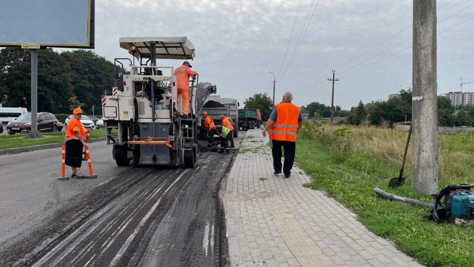«Найгірше у місті». У Луцьку почали ремонтувати одне з перехресть