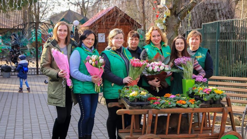 Як у Луцькому зоопарку вітали жінок зі святом весни. ФОТО