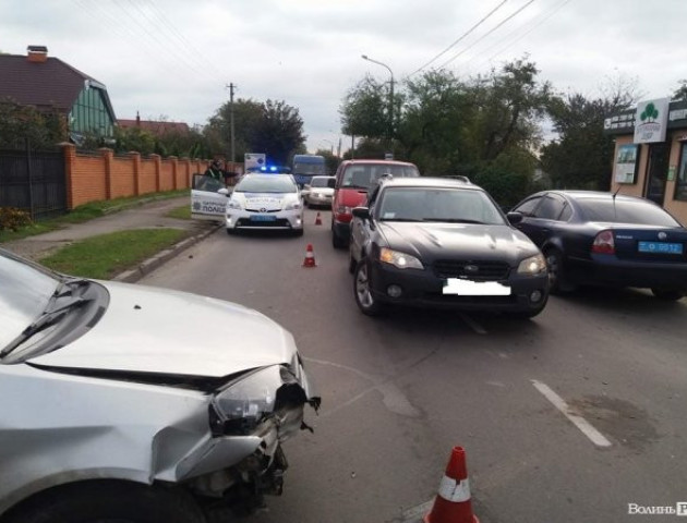 У Луцьку на Чернишевського зіткнулися дві автівки
