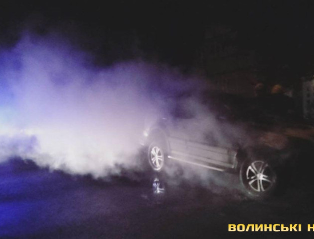 Вночі у Луцьку згорів кросовер