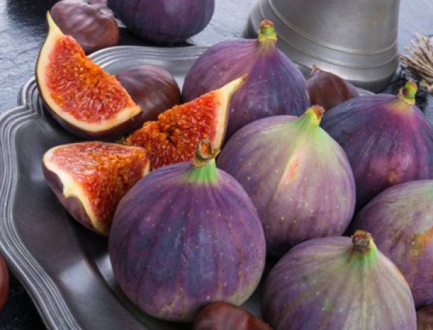 Не єдине молоко: 7 продуктів, які багаті кальцієм