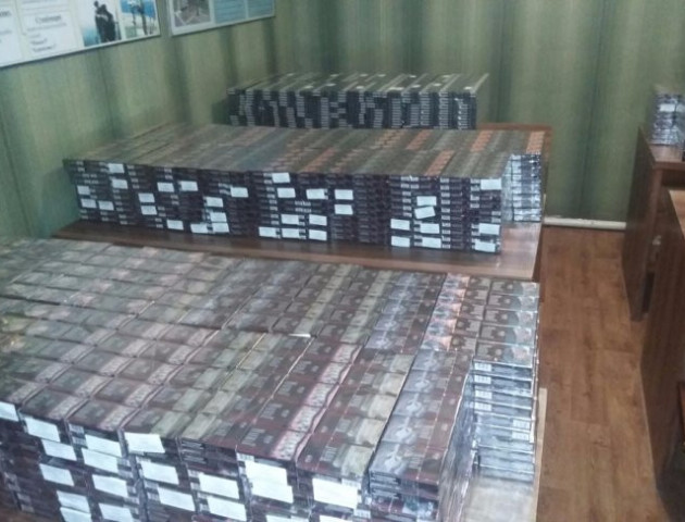 На волинському кордоні спіймали контрабандистів з безакцизним тютюном. ФОТО
