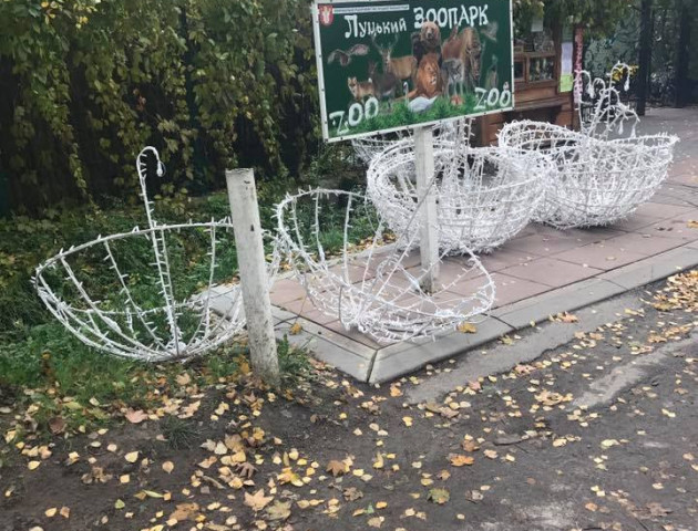 У Луцьку продовжать алею парасольок