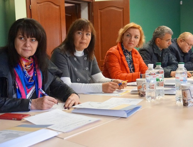 У Луцьку зібралися волинські громадські організації, щоб допомогти ОТГ. ФОТО