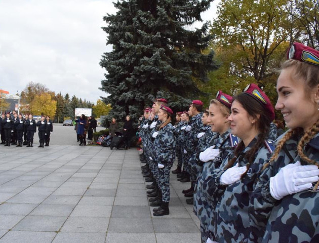 Учні правознавчого ліцею у Луцьку присягли на вірність державі. ФОТО