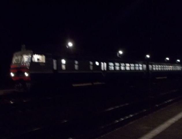 На луцькому вокзалі чоловік ліг під поїзд через зраду дружини