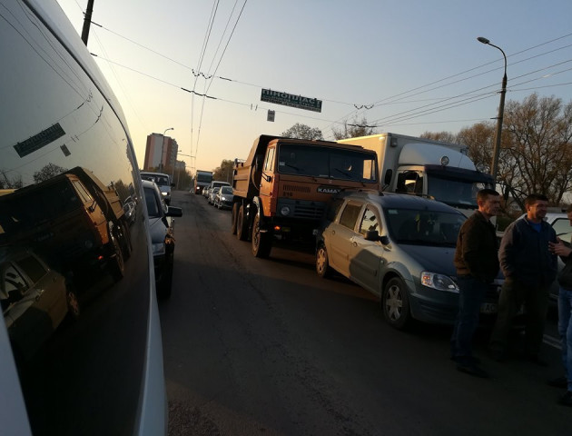 На мосту у Луцьку - чергова ДТП