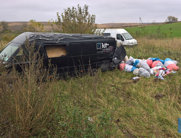 На Волині аварія: пасажирський мікроавтобус злетів на узбіччя. ФОТО