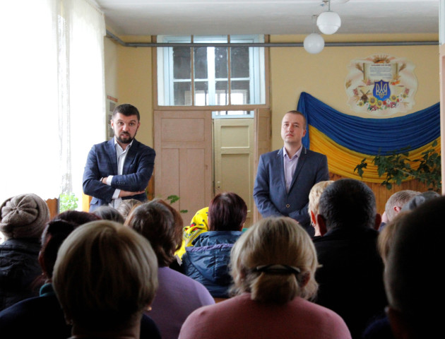 Волинський нардеп виконує обіцянку: постійно звітує перед громадою