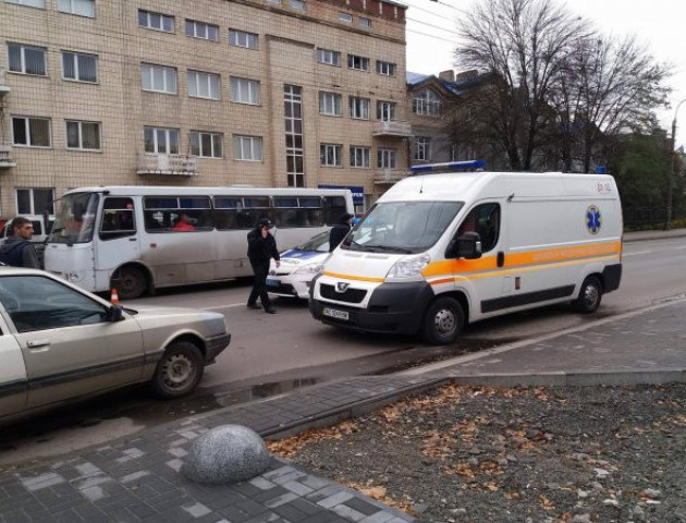 У Луцьку жінка втрапила під колеса легковика