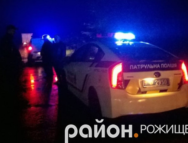 На Волині під колеса авто ледве не «рухнув» чоловік